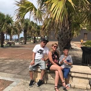 Meet your Posher, Zenaida